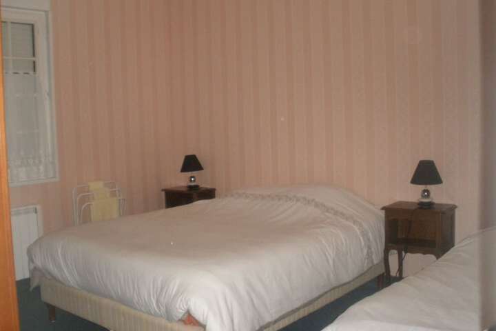 Room 10 of 16
