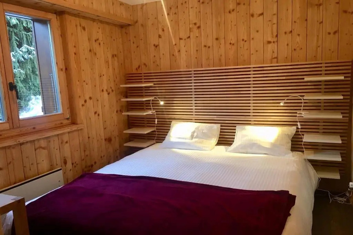 Room 4 of 10