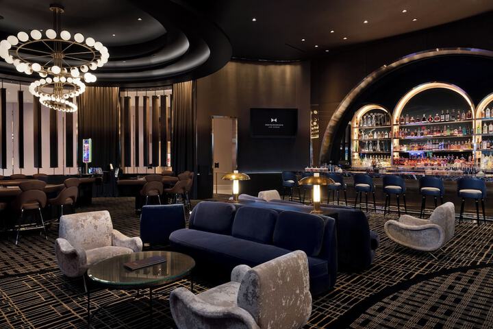 Lounge 173 of 187