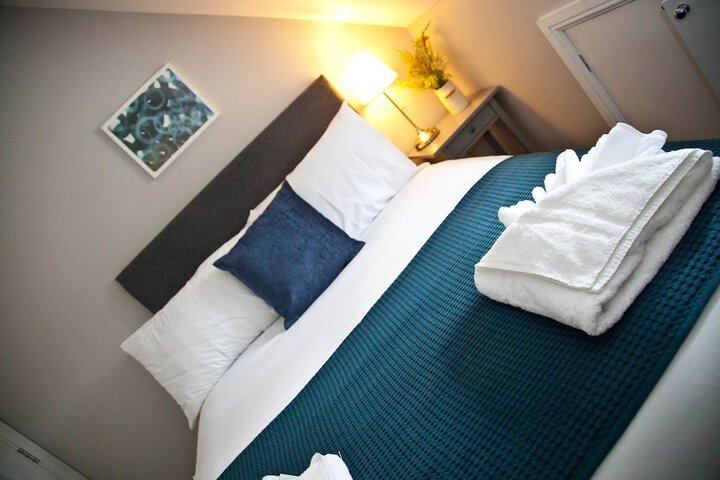 Room 7 of 28