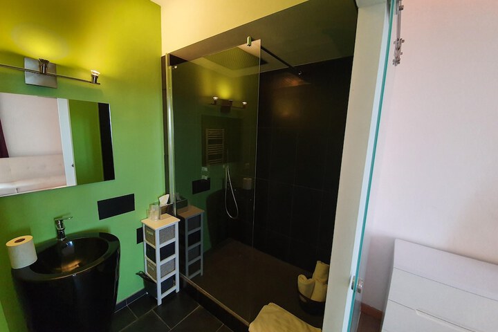 Room 20 of 24