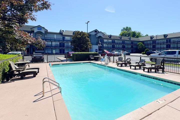 Pool Hotel