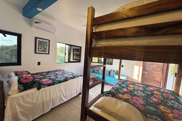 Room 92 of 402