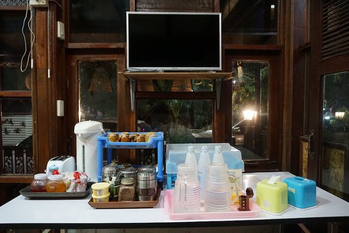 Breakfast/Coffee Service 49 of 62
