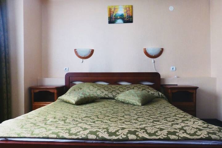 Room 10 of 33