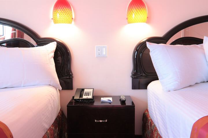 Room 22 of 48