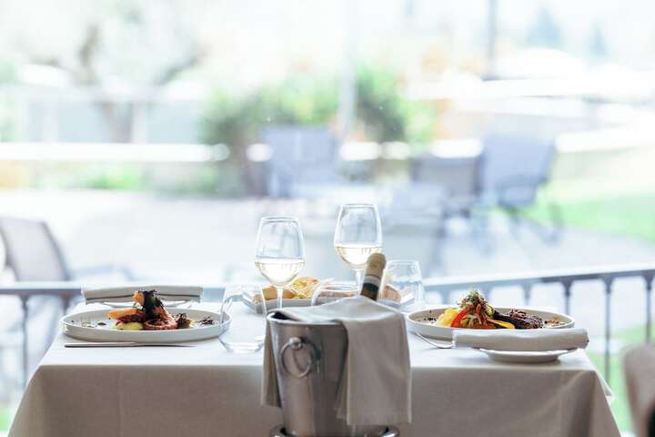 Dining 142 of 176