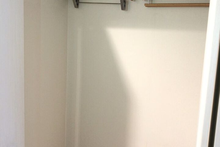 Room 18 of 48