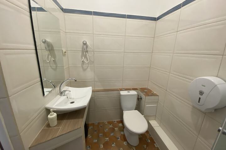 Room 95 of 272