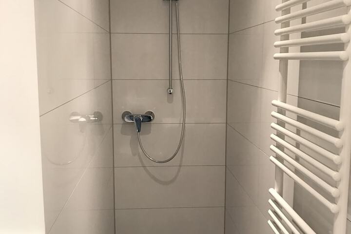 Room 18 of 30