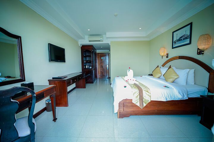 Room 26 of 90