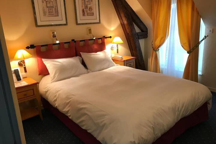 Room 9 of 49