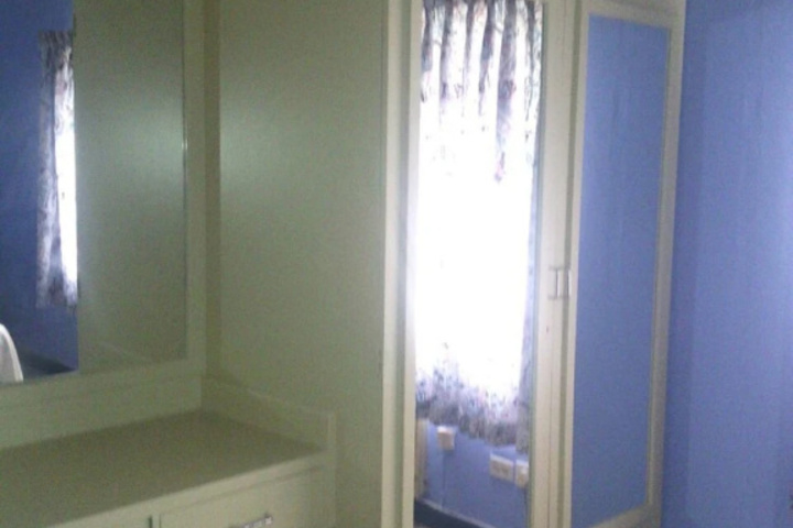 Room 6 of 18
