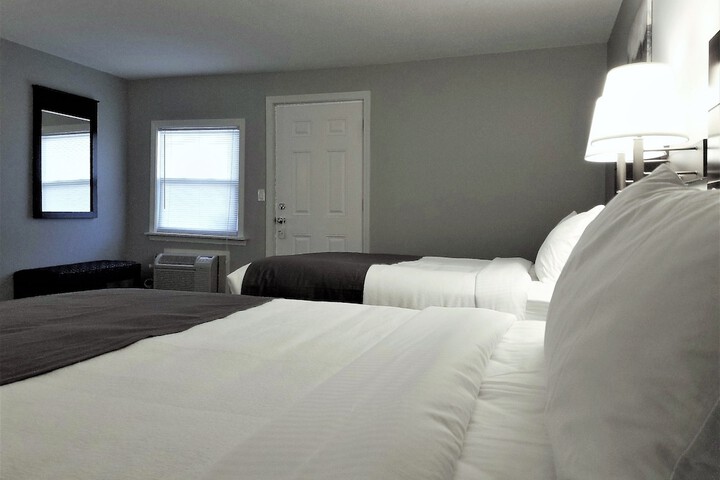 Deluxe Queen Bed (20 of 24)