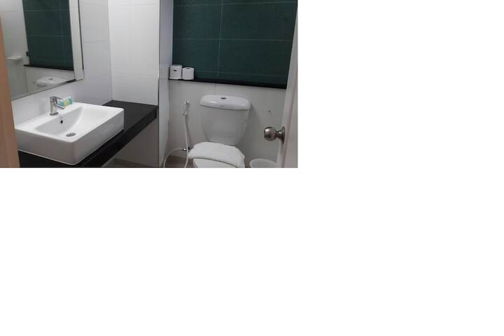 Room 17 of 33