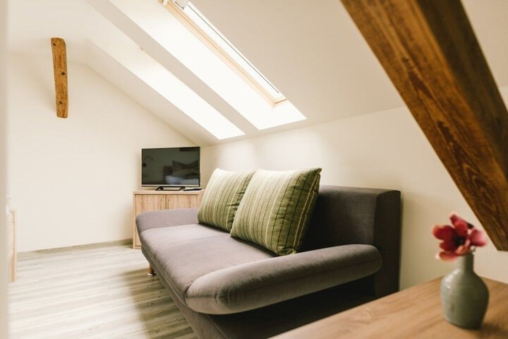 Room 6 of 19
