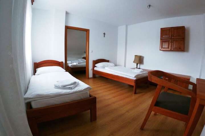 Room 37 of 60