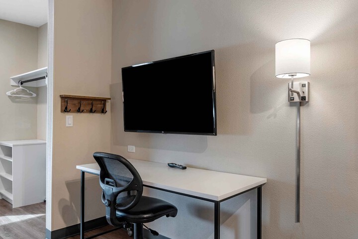 Room 13 of 64