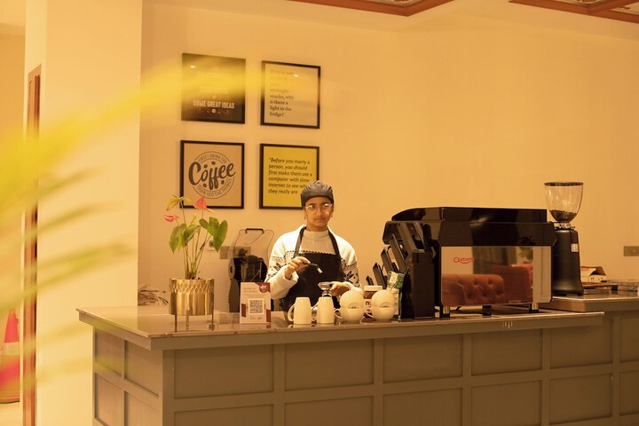 Breakfast/Coffee Service 54 of 72