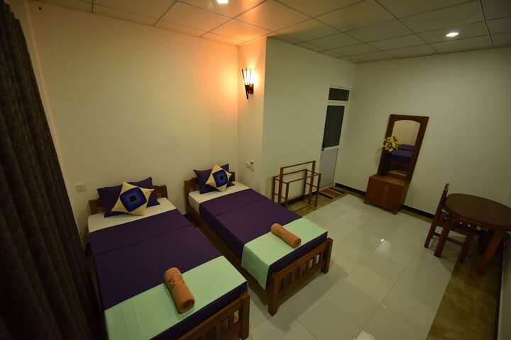 Room 13 of 24