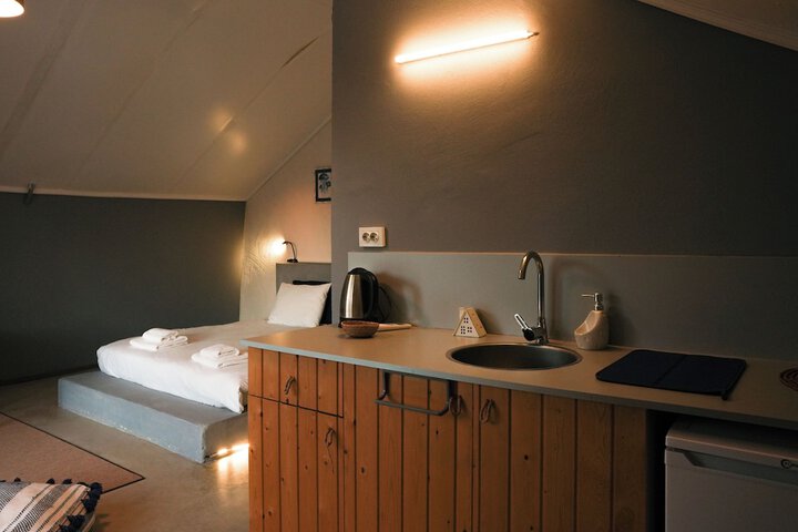 Room 15 of 42