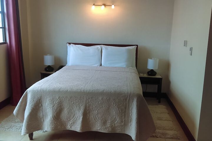 Room 6 of 48