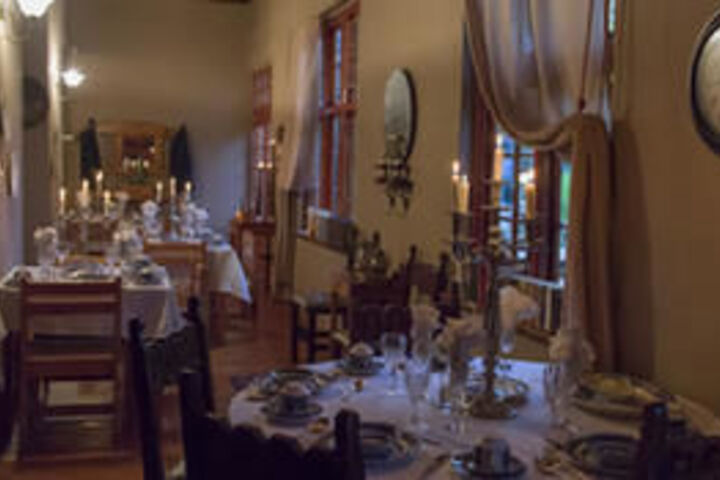 Dining 2 of 6
