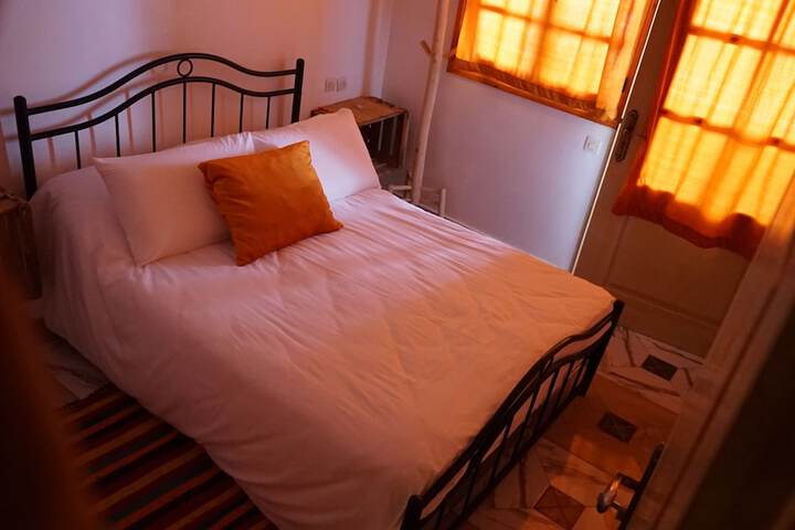 Room 4 of 65