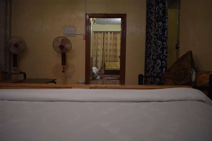 Room 9 of 21