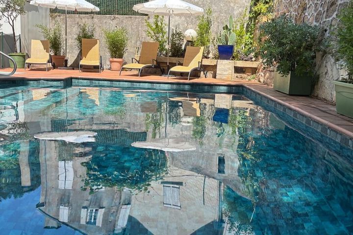 Pool 16 of 30