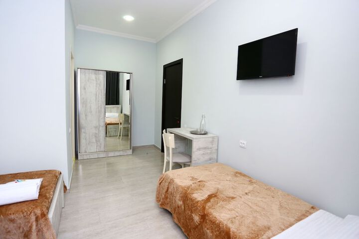 Room 6 of 34