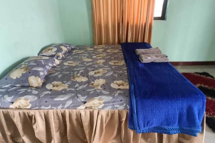 Room 4 of 20