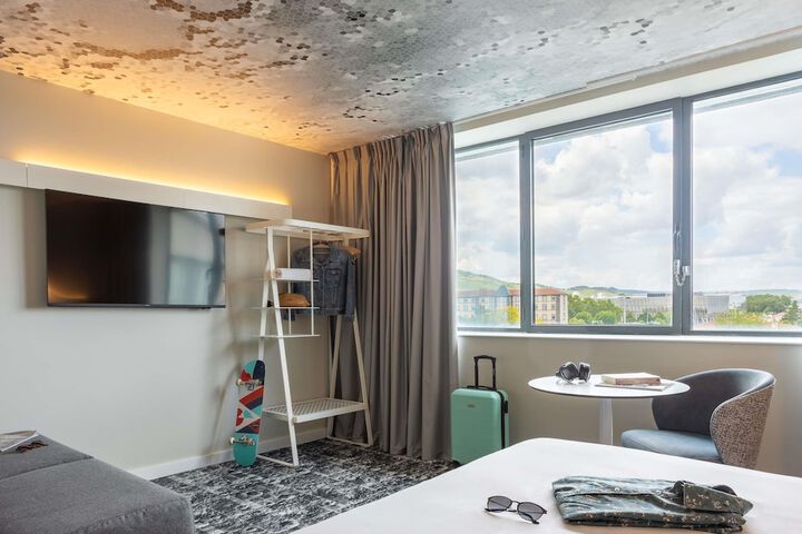Room 5 of 57