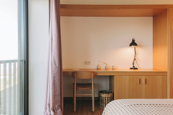 Room 8 of 181