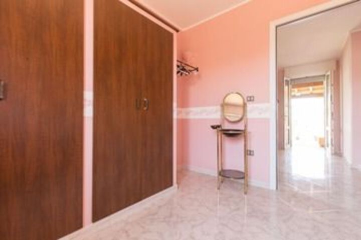 Room 20 of 38