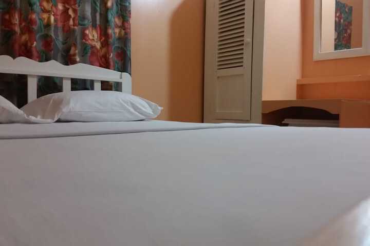 Room 6 of 46