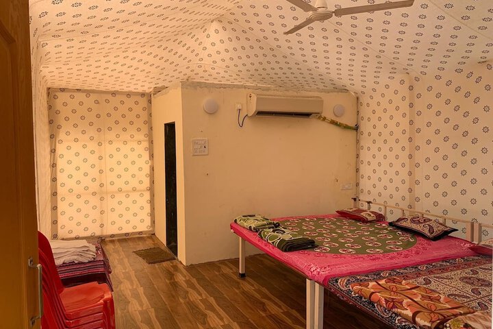Room 5 of 16