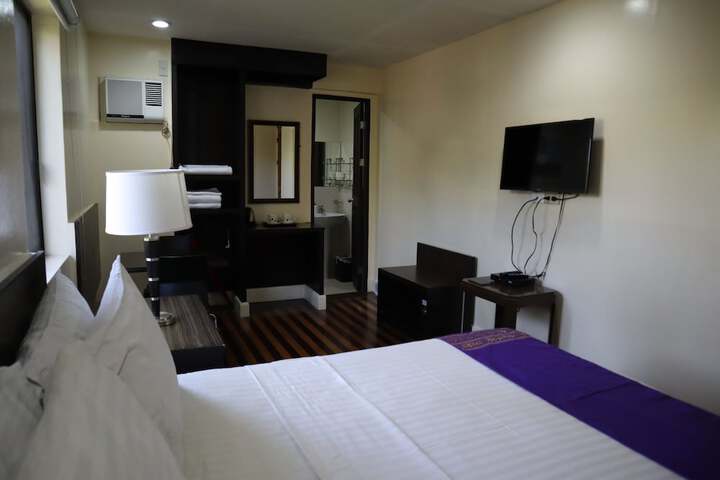 Room 30 of 161