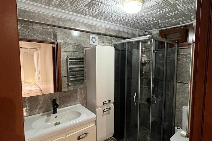Room 107 of 129