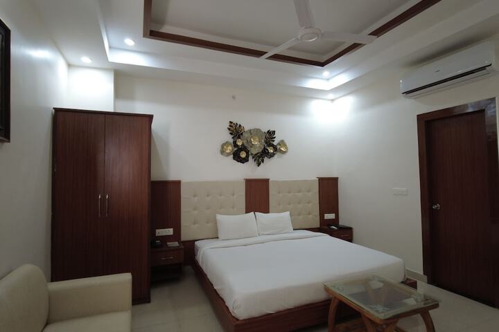 Room 18 of 65