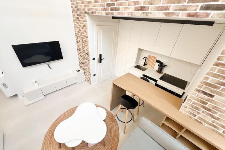 Room 42 of 50