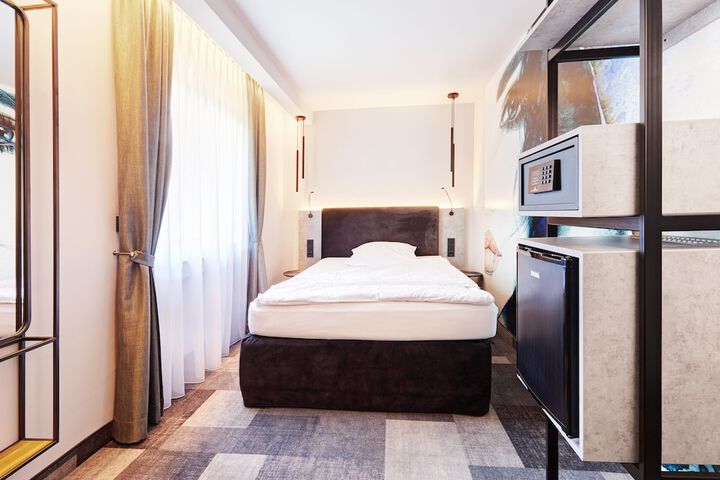 Room 18 of 70
