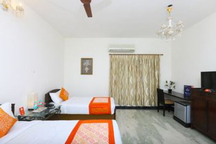 Room 4 of 26