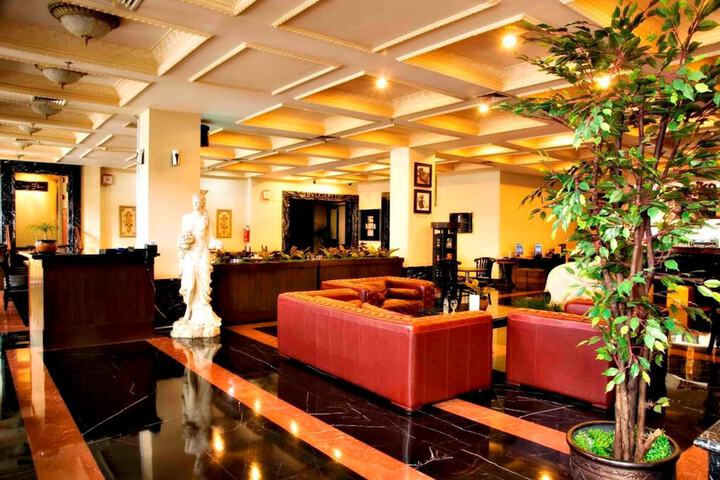 Hotel Lobby