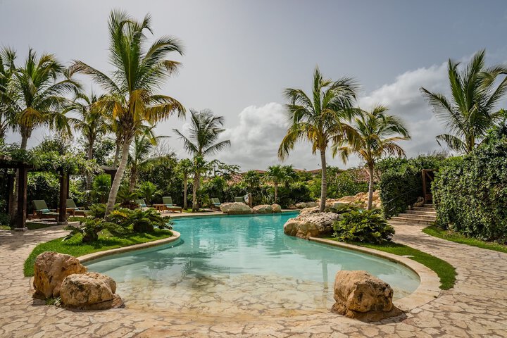 Pool Hotel