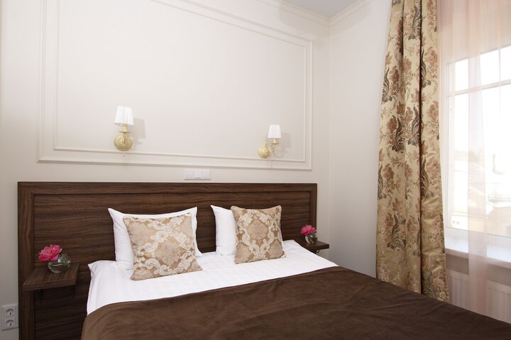 Room 6 of 52