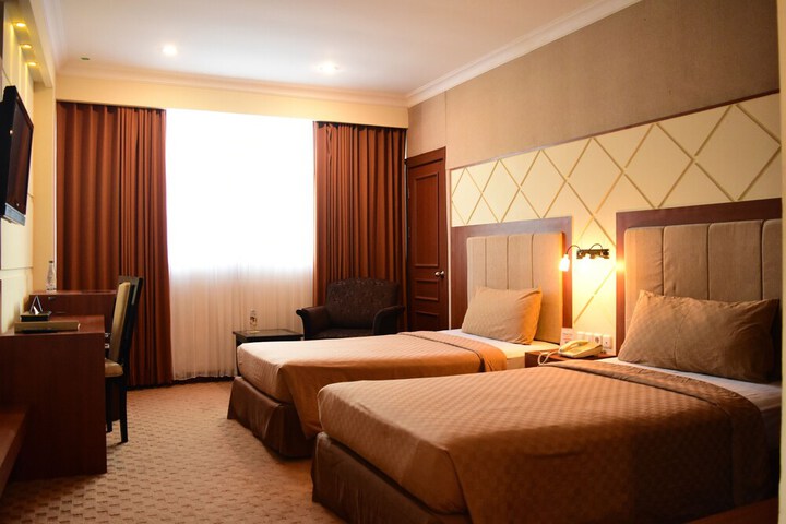 Room 8 of 29