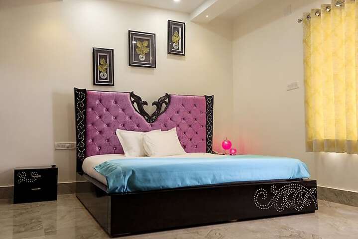 Room 14 of 23