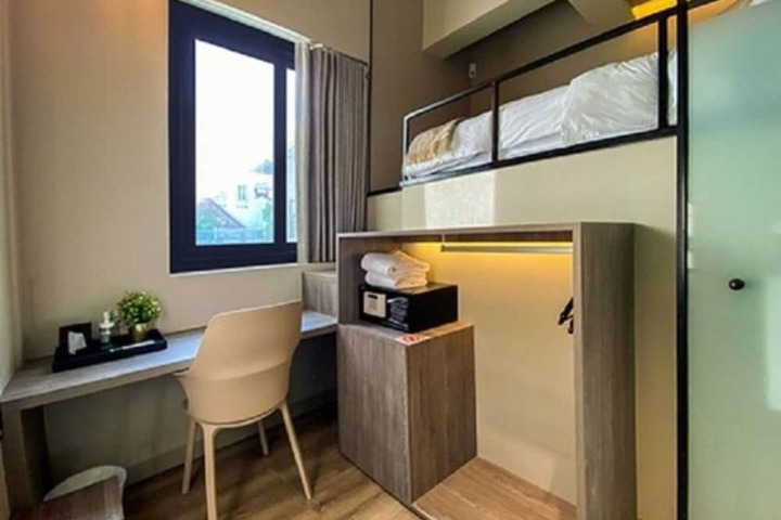 Room 8 of 32