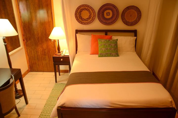 Room 16 of 36